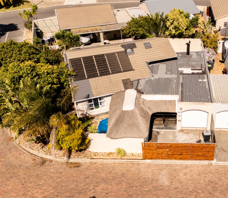 3 Bedroom Property for Sale in Plattekloof Glen Western Cape